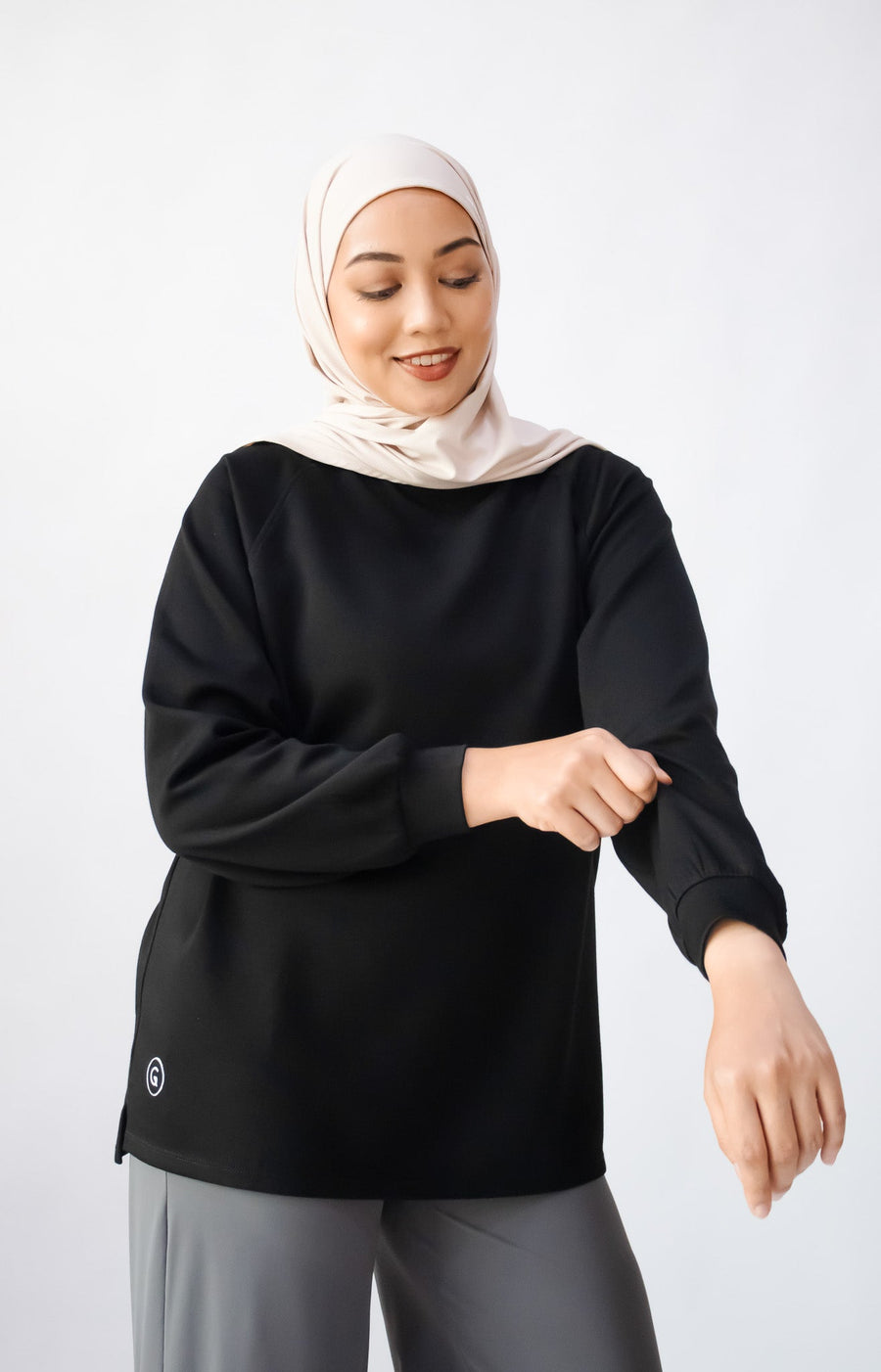 Tops GLOWco Exclusive Cloud Cosy Pullover in Black